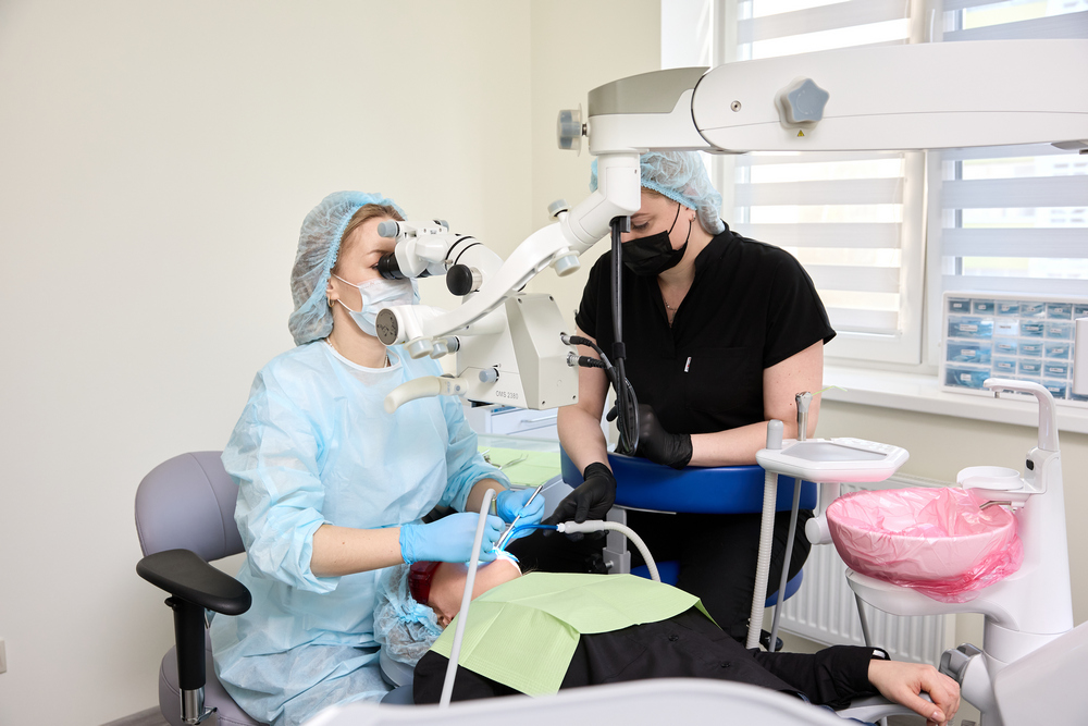 Драницына Юлия Евгеньевна – эндодонтическое лечение зубов в клинике «Здравея»