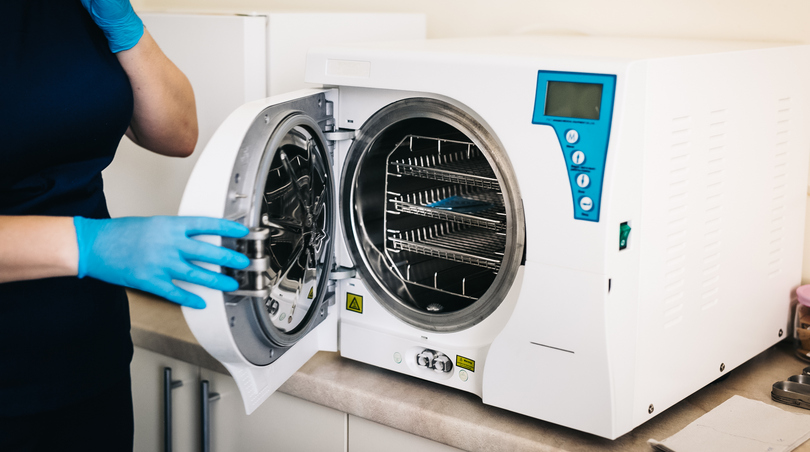 Актоклав для стерилизации инструментов в стоматологической клинике Здравея