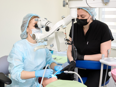 Лечение зубов с помощью микроскопа в стоматологии Здравея
